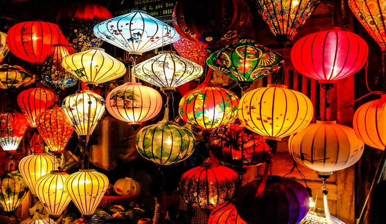 Chỉ với những vật liệu đơn giản là bạn đã có thể làm ra những chiếc lồng đèn trung thu