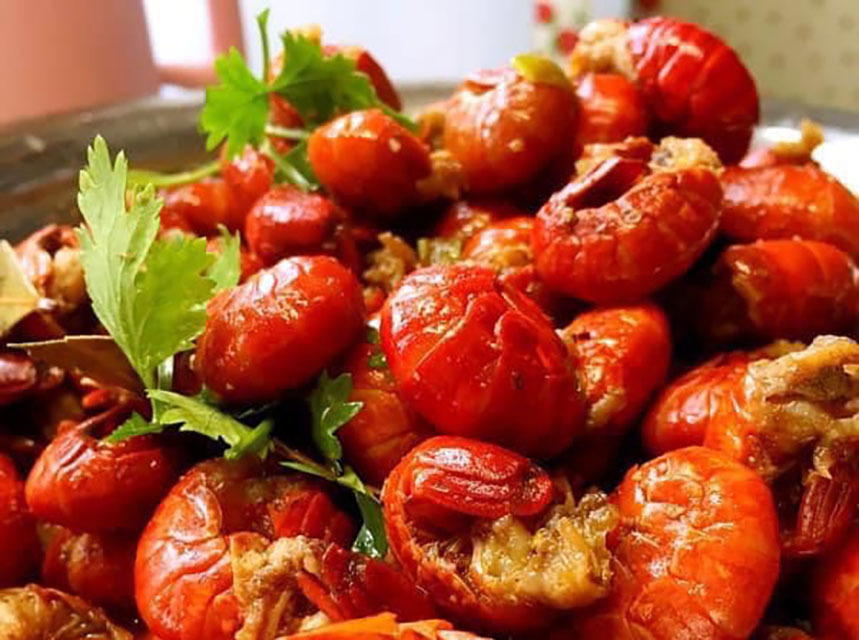 Một món ăn vặt độc đáo của Tứ Xuyên - tôm hùm đất