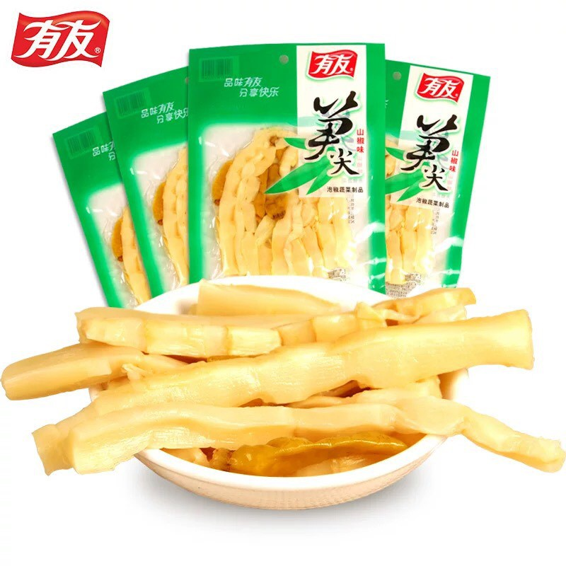 Măng cay Tứ Xuyên không chỉ là món ăn vặt mà còn thích hợp để kết hợp với cơm nóng hoặc bún phở.
