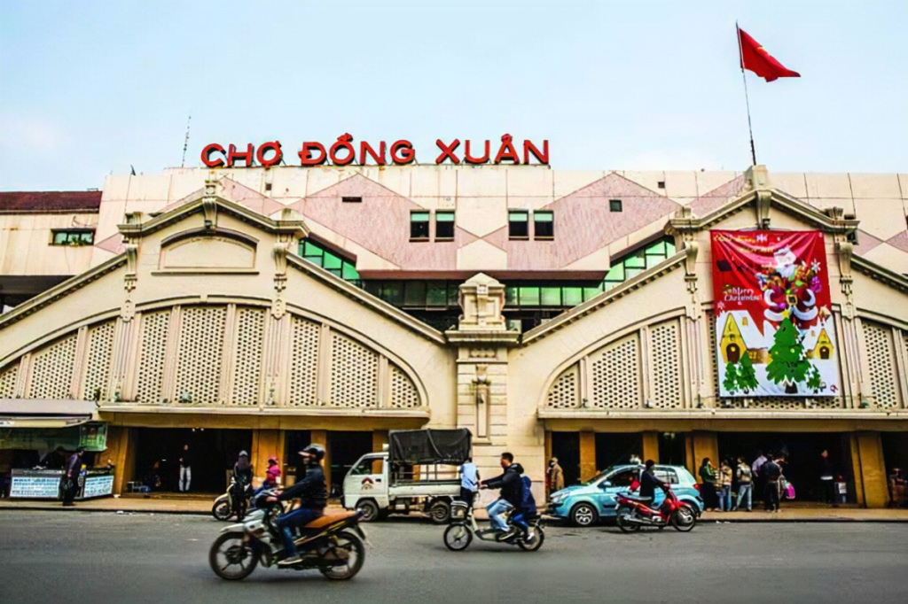 Chợ Đồng Xuân là một trong những chợ đầu mối lớn nhất tại Hà Nội