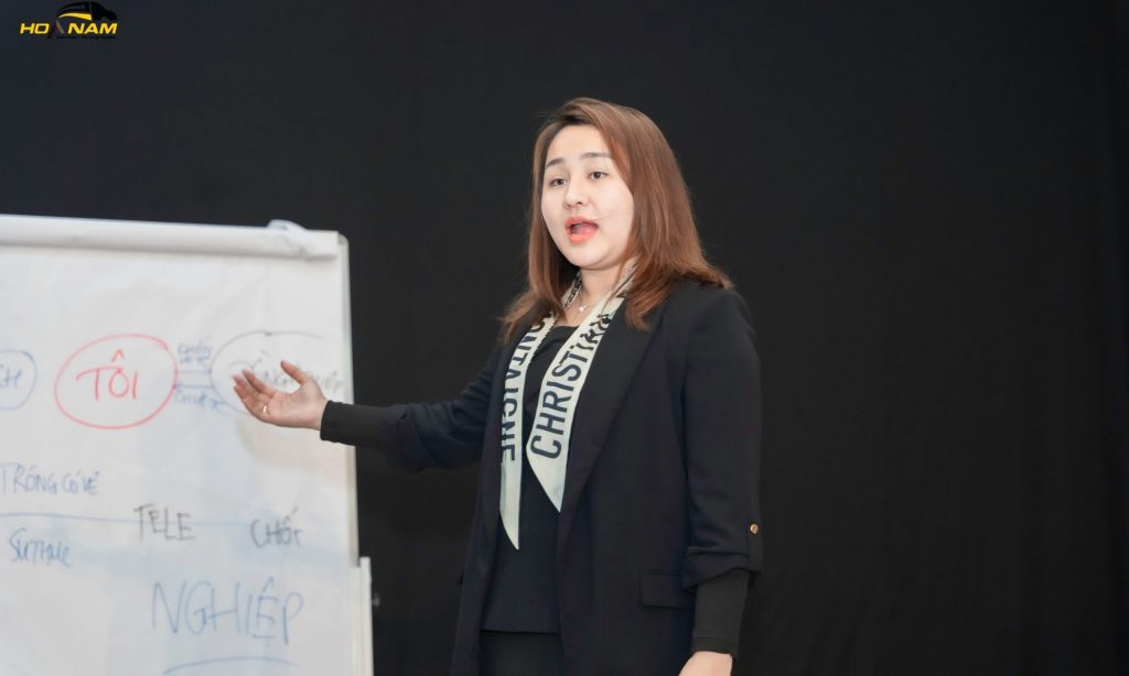 CEO Hoàng Ngọc - Hành Trình Khởi Nghiệp Hoang Ngoc 2000x1200 1